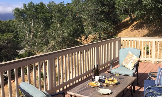 Mira Monte House | Mountain and Meadow View HomenClose to Ojai and Ventura