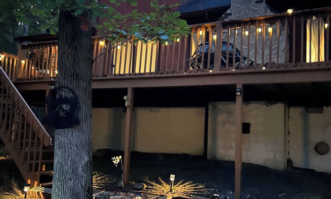 Bushkill Cabin | Mountain Cabin, Firepit + Fireplace, Free pool, gym, ski, water sports + more