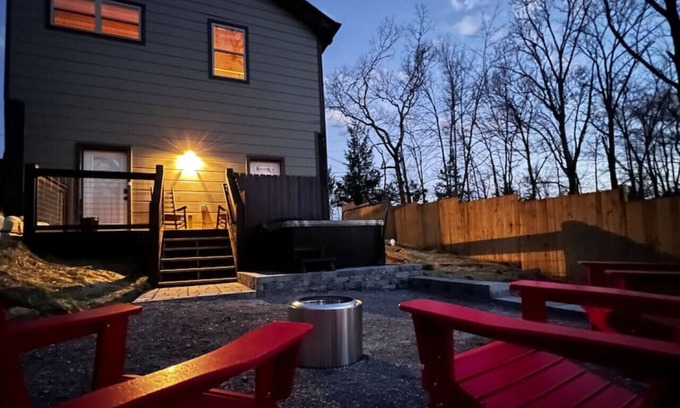 Sevierville Cabin | Mountain Cabin/Indoor Pool/Hot Tub/Games/Views
