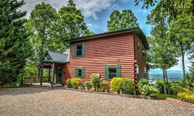 Murphy Cabin | Mountain Cabin Near Town! Amazing Views! DISCOUNTS-7+ Nights, Military & More!