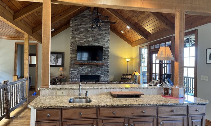 Ferguson Cabin | Mountain Cabin,Panoramic Views, Fireplace, WiFi