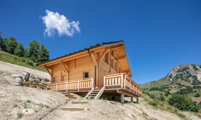 Saint-Jean-d'Arves Ski Chalet | Mountain Chalet in Saint-Jean-d'Arves