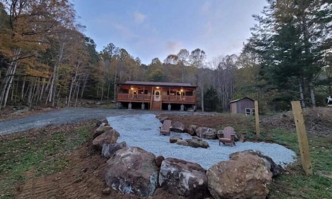 Bakersville Cabin | Mountain command - Hybrid Life