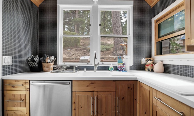 Boulder Bay Cabin | Mountain Cottage