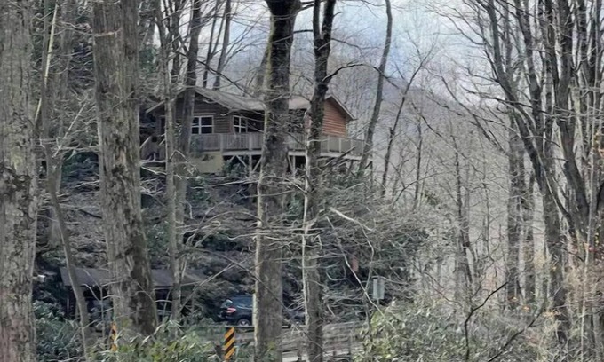 Cattail Creek Cabin | Mountain Creekside Retreat