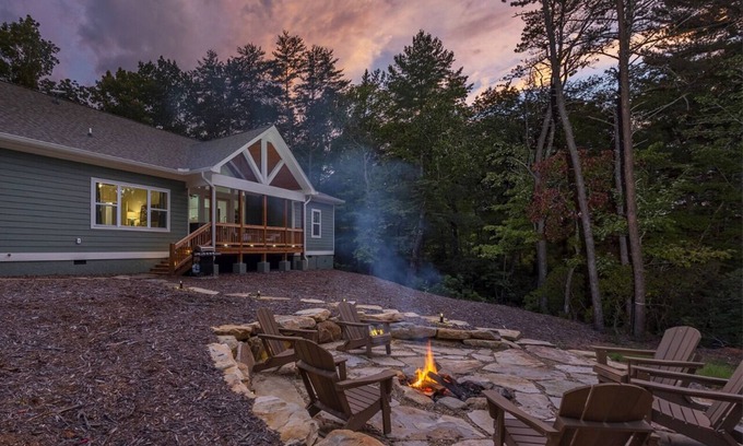 The Arbor House | Mountain Days at Lake James | Pet Friendly, Gas Grill & Fire Pit