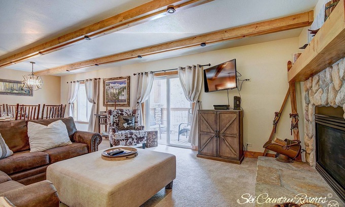 Warrior's Mark Condo | Mountain Elegance: Spacious Condo, Steps to Main Street and Base of Peak 9