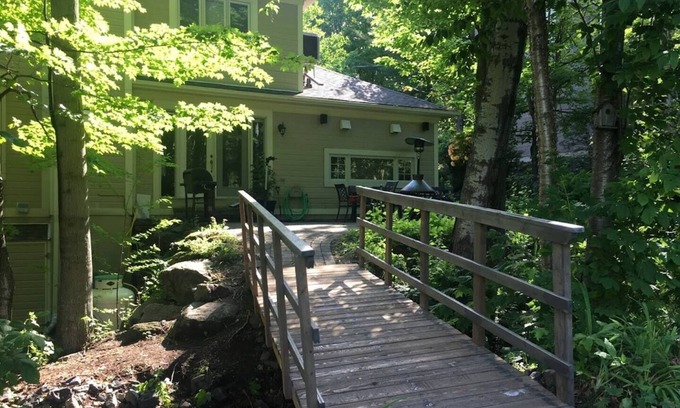 Bromont House | Mountain Escape: Biking | Hiking | Campfire