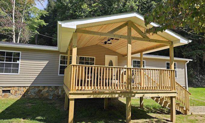 Bakersville House | Mountain Getaway
