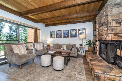 Incline Village House | Mountain Getaway - Lake Tahoe - Incline Village - Private Garage