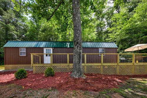 Hayesville House | Mountain Glamping Cabin in Hayesville, North Carolina near the Appalachian Trail