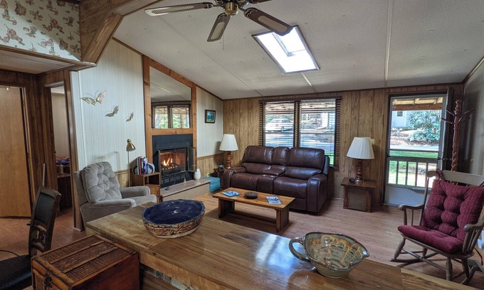 Newland House | Mountain Happiness Cabin NC Blue Ridge Mtns