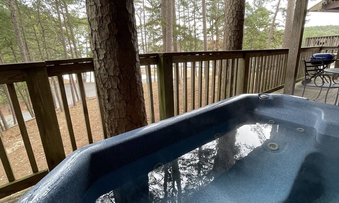 Mount Ida Cottage | Mountain Harbor Lodge cottage on Lake Ouachita by RedAwning