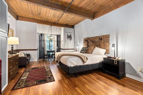 Wintergreen House | Mountain Inn Studio 97 with Wintergreen Advantage