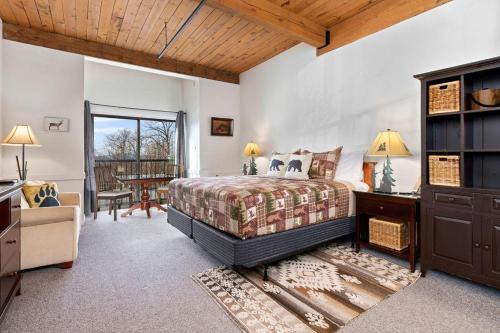 Wintergreen House | Mountain Inn Studio 94 with Wintergreen Advantage