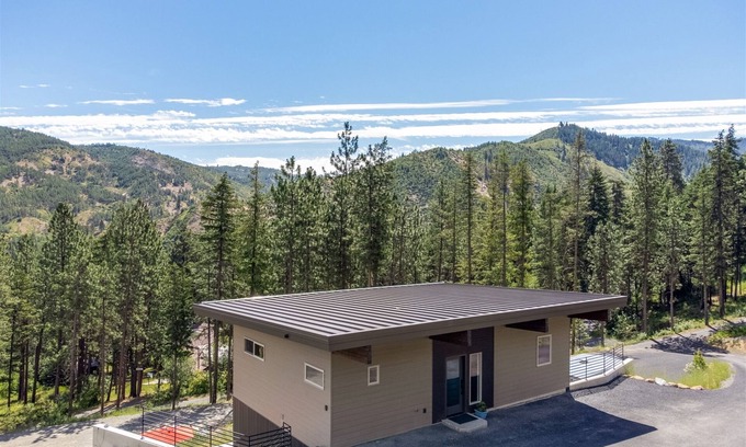 Peshastin House | Mountain Lane Guesthouse-Minutes from Leavenworth