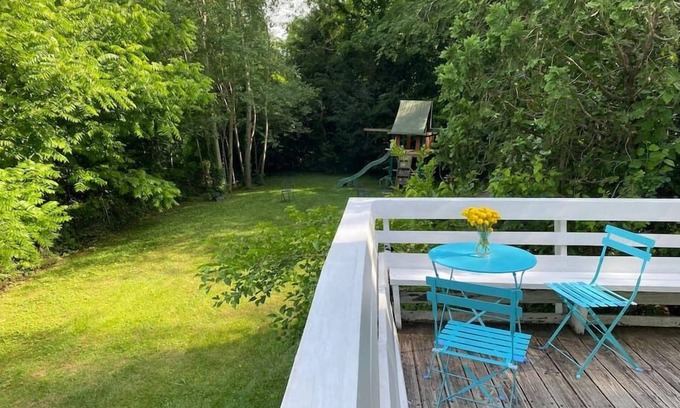 Kenilworth House | Mountain location. Five minutes to downtown.