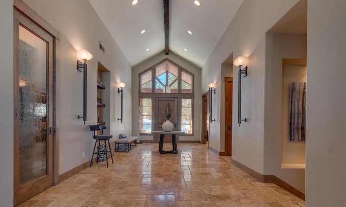 Truckee House | Mountain Majesty at Grays Crossing - Luxury 4BR 4BA w Private Hot Tub