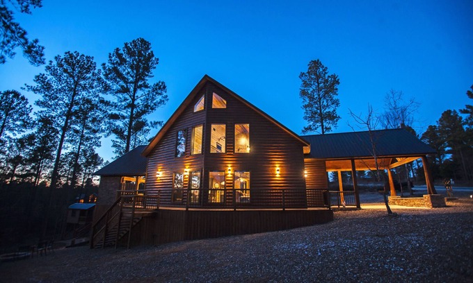 Golden Cabin | Mountain Melody Lodge - Mountain Retreat 🌲, Sleeps 11,🎱 Pool Table, Tree House