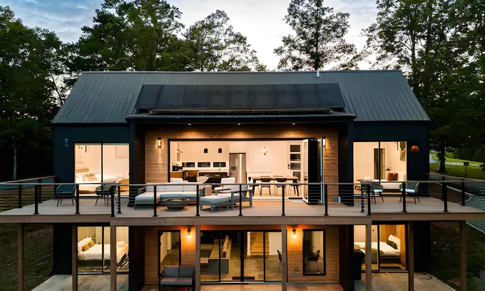 Young Harris Cabin | Mountain Mod with Pool & Hot Tub