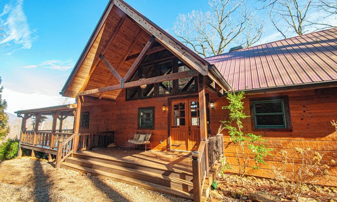 Hayesville Cabin | Mountain Retreat - 4/3 - hot tub, wrap around deck w/spectacular mountain views,