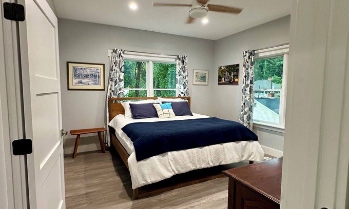 Saluda Cottage | Mountain Retreat in Saluda w/EV Charger Steps to Town, Dining, Hiking Trails