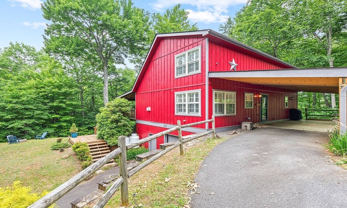 Waynesville House | Mountain Retreat-Waynesville