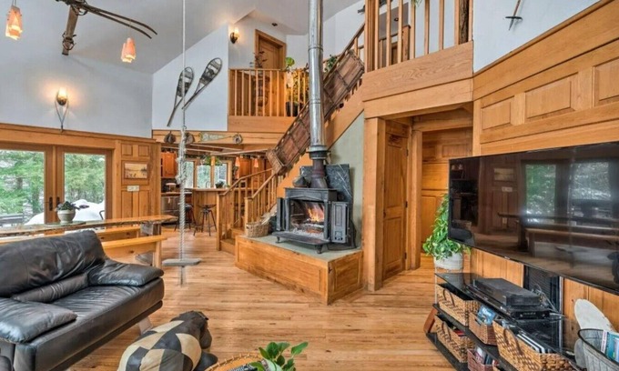 Campton House | Mountain River Base Camp