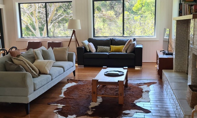 Merrijig House | Mountain River House - River Front, 15min to Buller National Park.