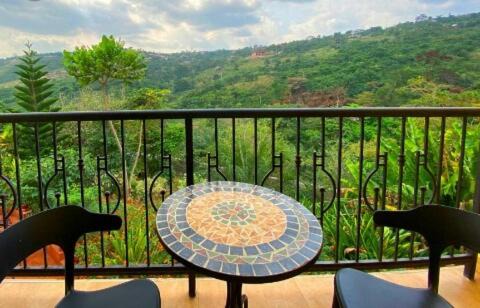 Fort Portal Hotel | Mountain's lounge