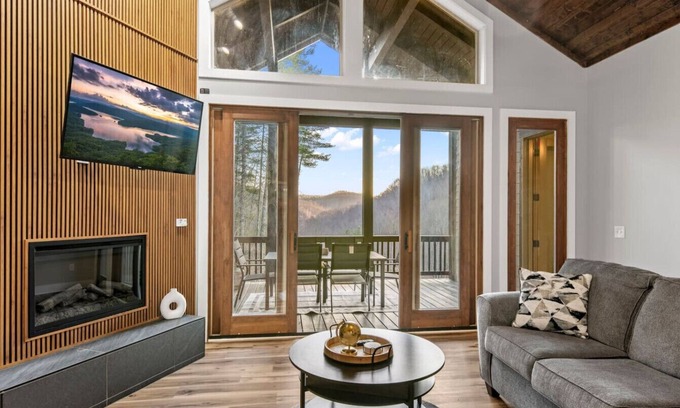 Sylva Condo | Mountain Sanctuary, Balcony, View, and Grill!