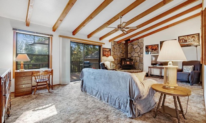 Groveland House | Mountain Springs Lodge