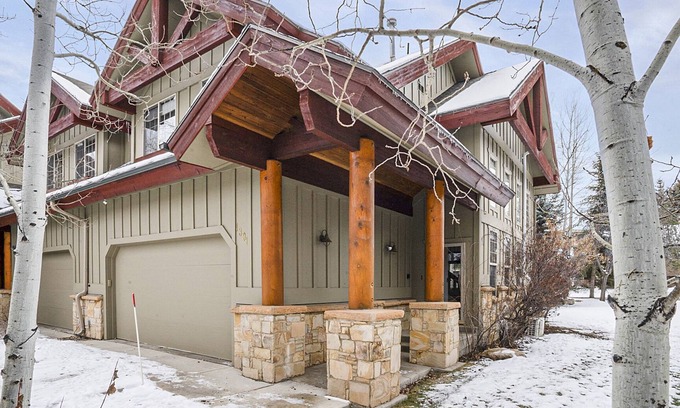 Willow Bend East House | Mountain Townhome Minutes to Canyons Village