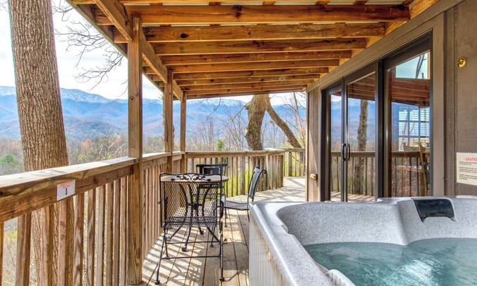 Gatlinburg - Pigeon Forge Cabin | Mountain Treasure by Jackson Mountain Rentals