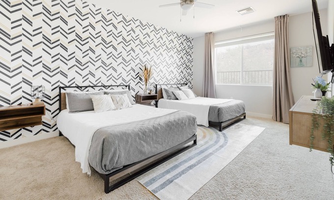 South Mountain Apartment | ★ Mountain View Apartment with Amazing Amenities ★ Private Garage