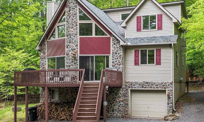 Locust Lake Village House | Mountain View Chalet | Hot Tub, Lakes, Fall colors