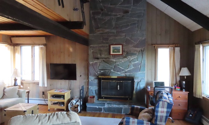 Stratton and Bromley Ski Areas House | Mountain view chalet near Manchester/Stratton