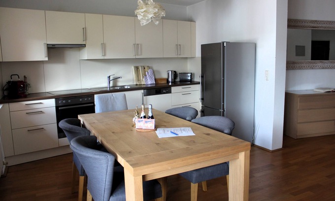Pradl Apartment | Mountain View City Center