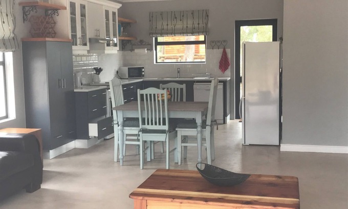 Helderberg Rural Cottage | Mountain view Cottage