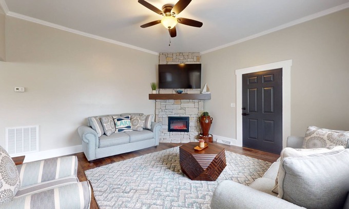 La Follette Apartment | Mountain-view downtown retreat with grill, deck, streaming, fireplace, & AC