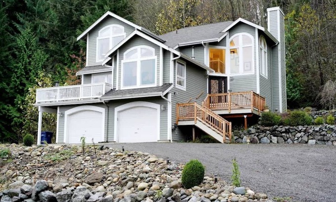 Snohomish House | Mountain View Estate Forest Hot Tub Full Arcade