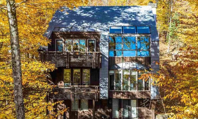 Plymouth Ski Chalet | Mountain View Home Minutes to Killington & Okemo