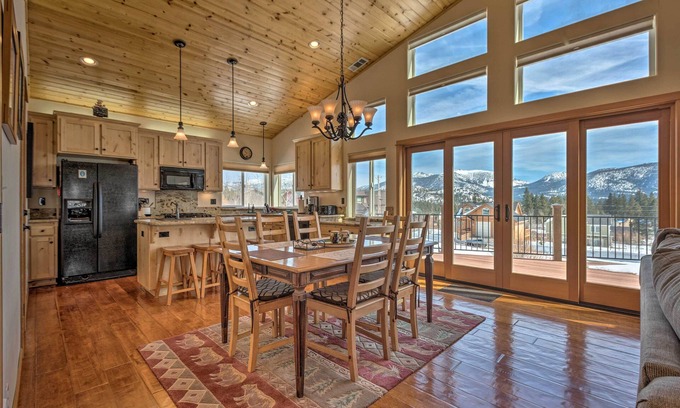 South Lake Tahoe House | Mountain-View Deck: South Lake Tahoe Retreat!