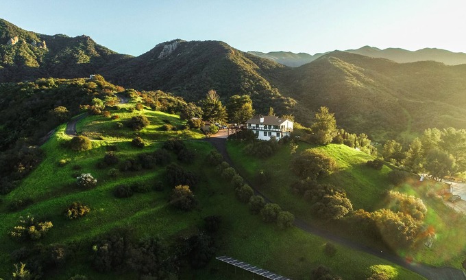 Thousand Oaks Cabin | Mountain View Cabin in the Hills