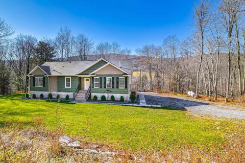 Arkville House | Mountain Views and Brook Access Home in Arkville!