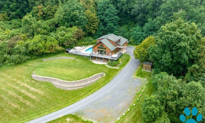 Naples House | Mountain Views, Hot Tub, Spa, Fire Pit, Game Room