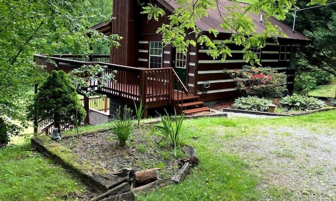 Cosby Cabin | Mountain views, outdoor fun and peaceful serenity