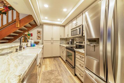 Mammoth Lakes Apartment | Mountainback #100