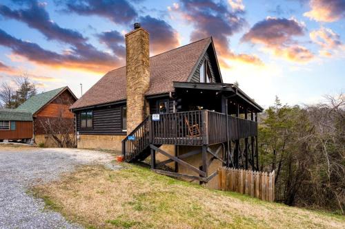 Sevierville House | Mountains are Calling by AvantStay Sleeps 8 Hot Tub Game Loft Located in Douglas Lake Resort