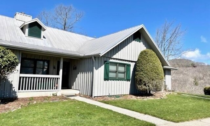 Wolf Laurel Villa | Mountainside 202 Townhome - Pet Friendly